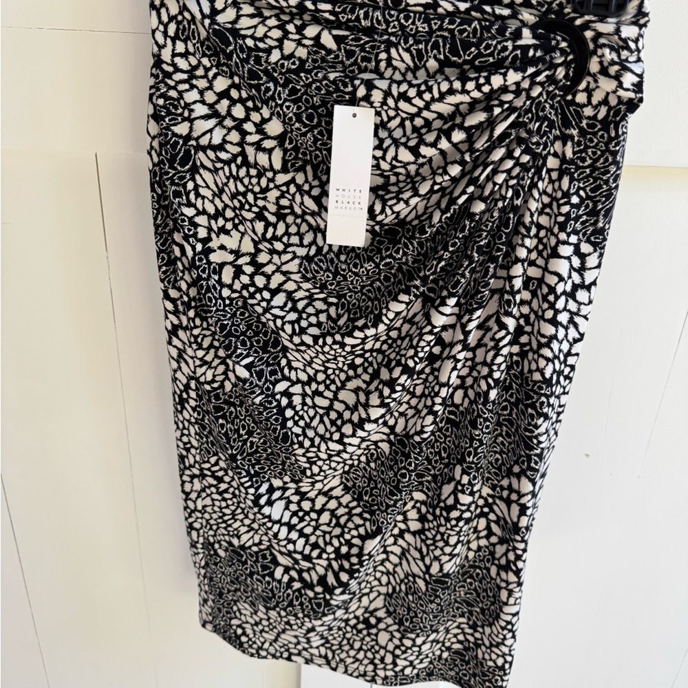 White House Black Market Monochrome Skirt